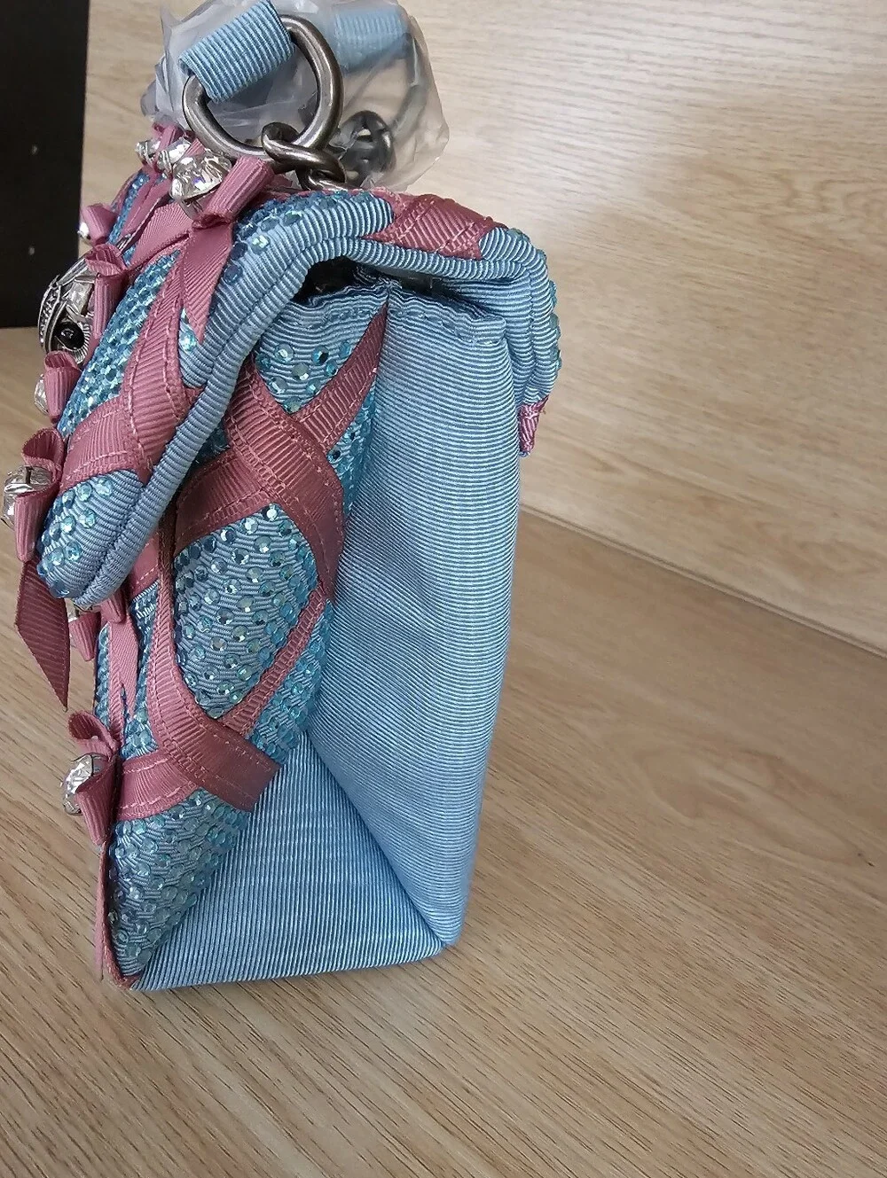 Kurt Geiger London Medium Bow Kesington Bag. - Picture 7 of 10